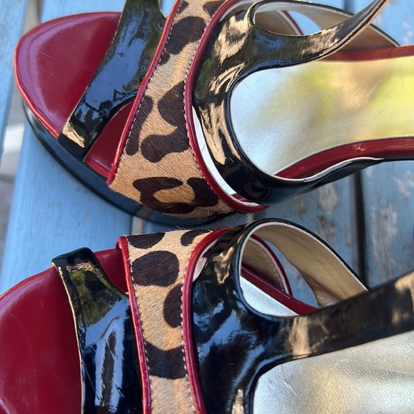 Guess stiletto platform 5” heels. Faux leopard hair and patent leather size 7.5! - Picture 6 of 8